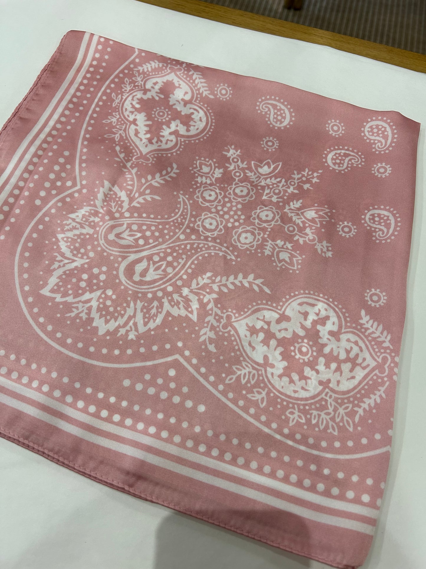 Foulard Eva rose pale